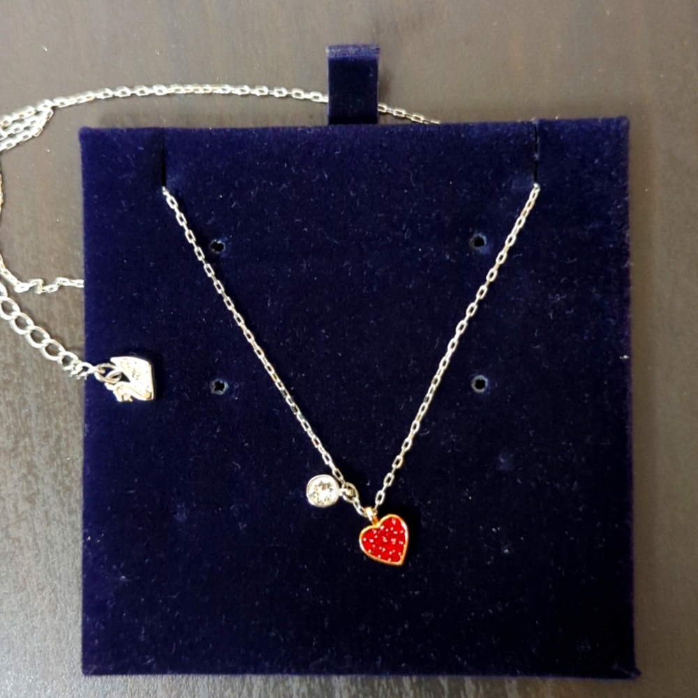 Swarovski dainty heart necklace